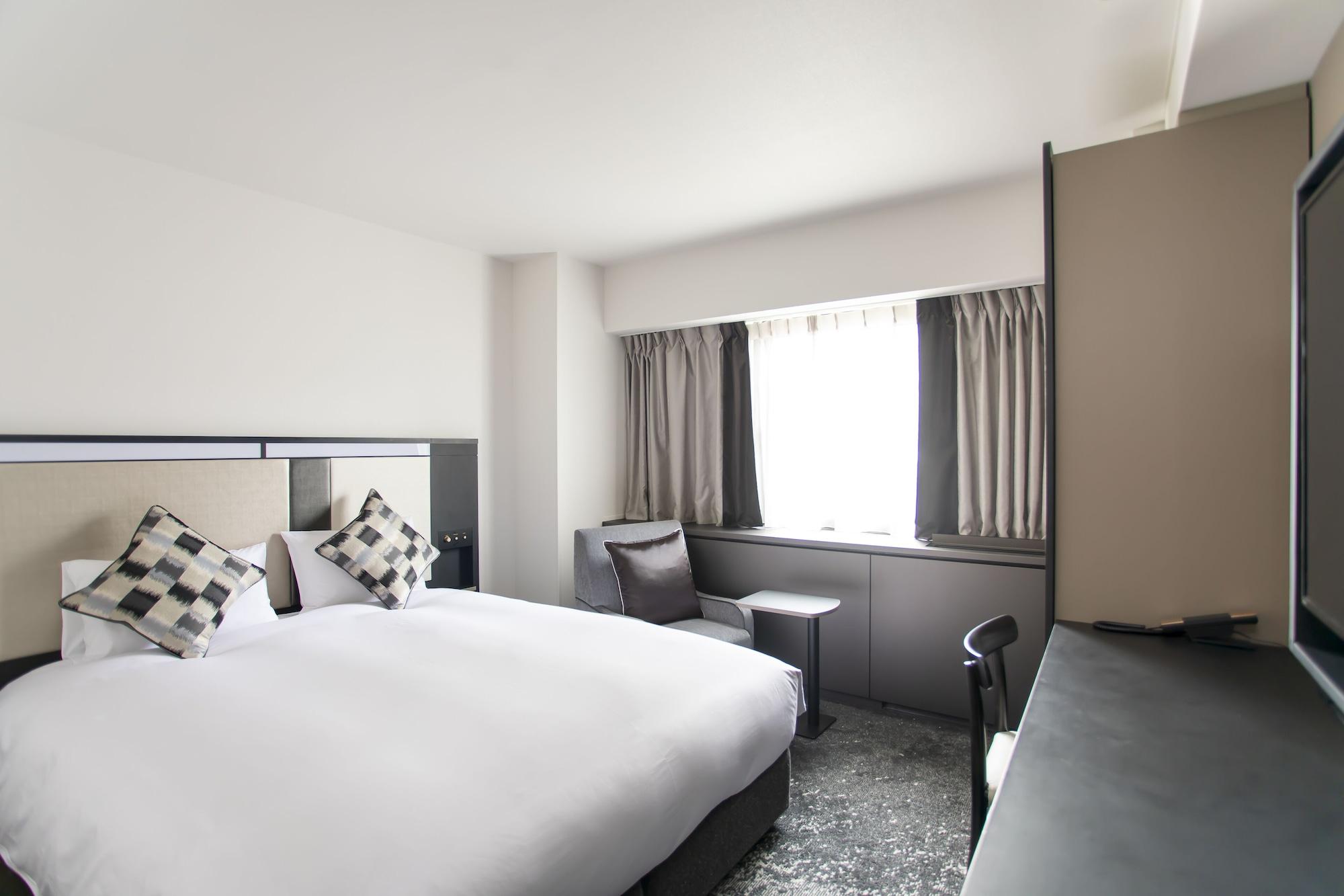Cross 4* Ōsaka