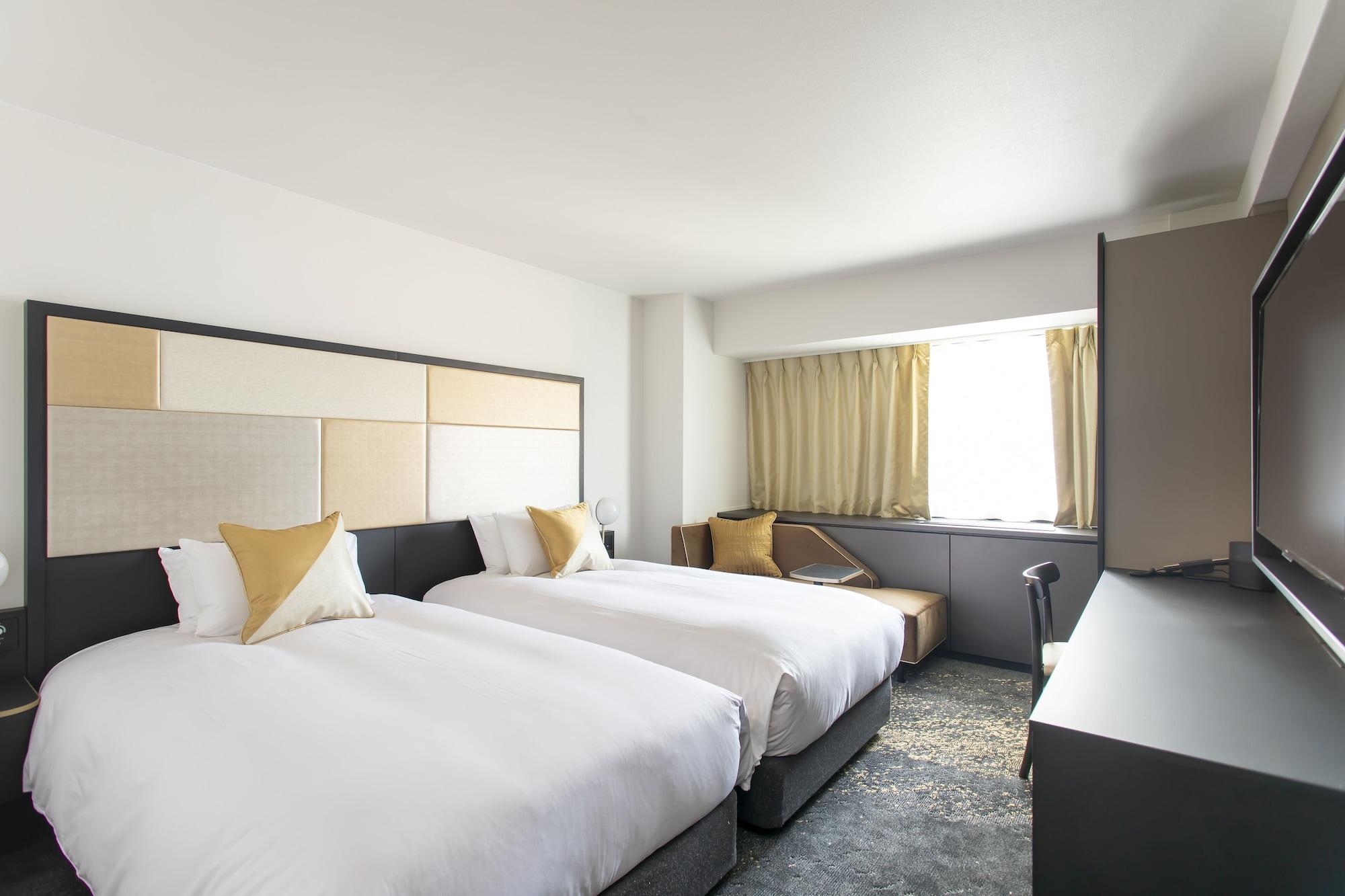 Cross 4* Ōsaka